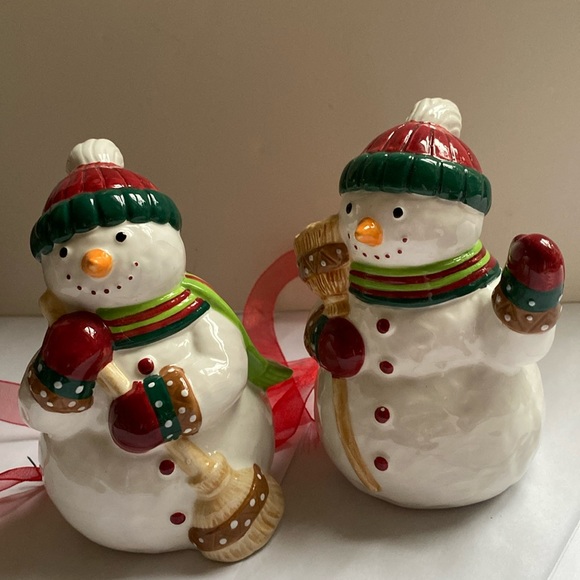 Mikasa snow man salt and pepper shakers. - Picture 1 of 7